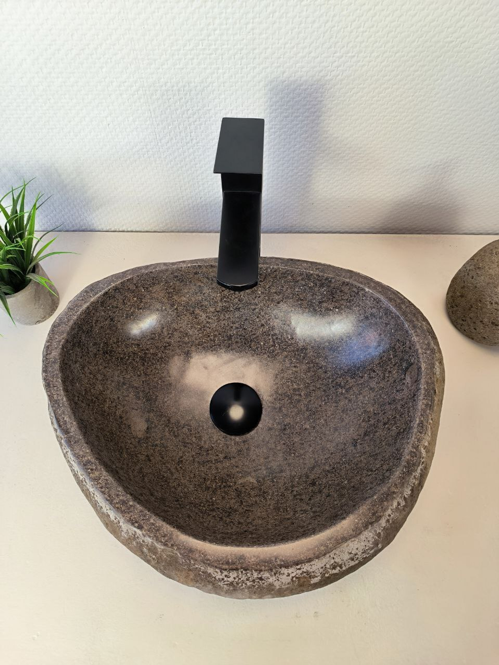 Раковина из речного камня RS-65959 46х37х15 из натурального камня