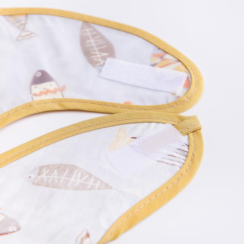 5545679 Нагрудник детский, непромокаемый с карманом «Рыбки» на липучке