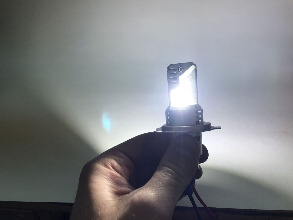 Светодиодные лампы H4/H19 OSRAM 64193DWESY 12V 19W (к-т 2 шт.)