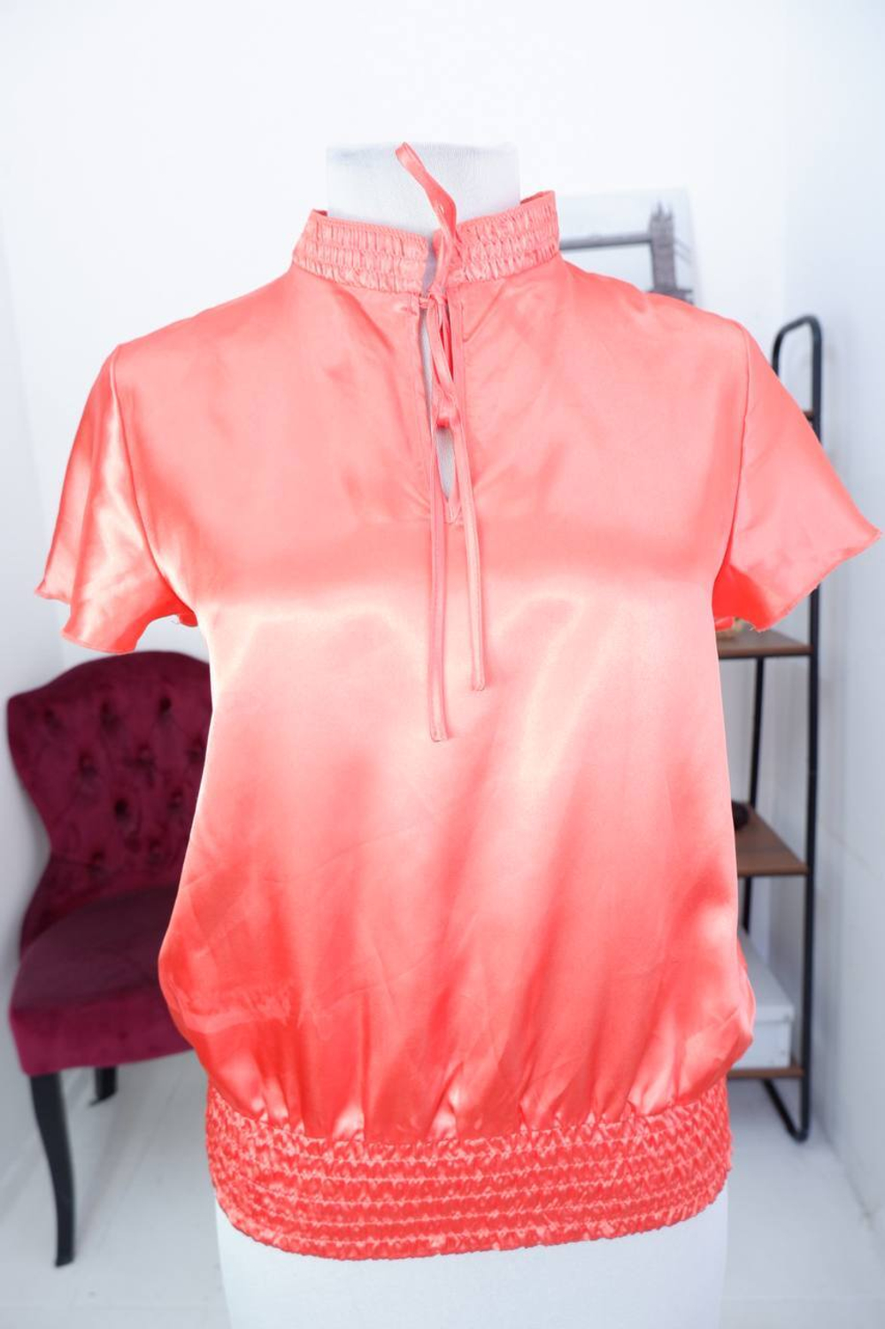 Блузка OGGI яркая, атласная 46 размер