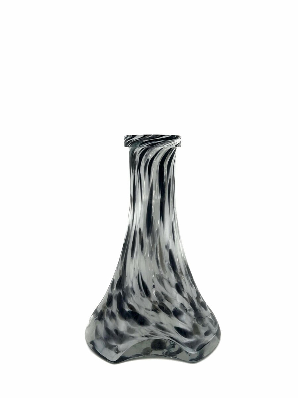 VG Pyramid Black and White Crumb