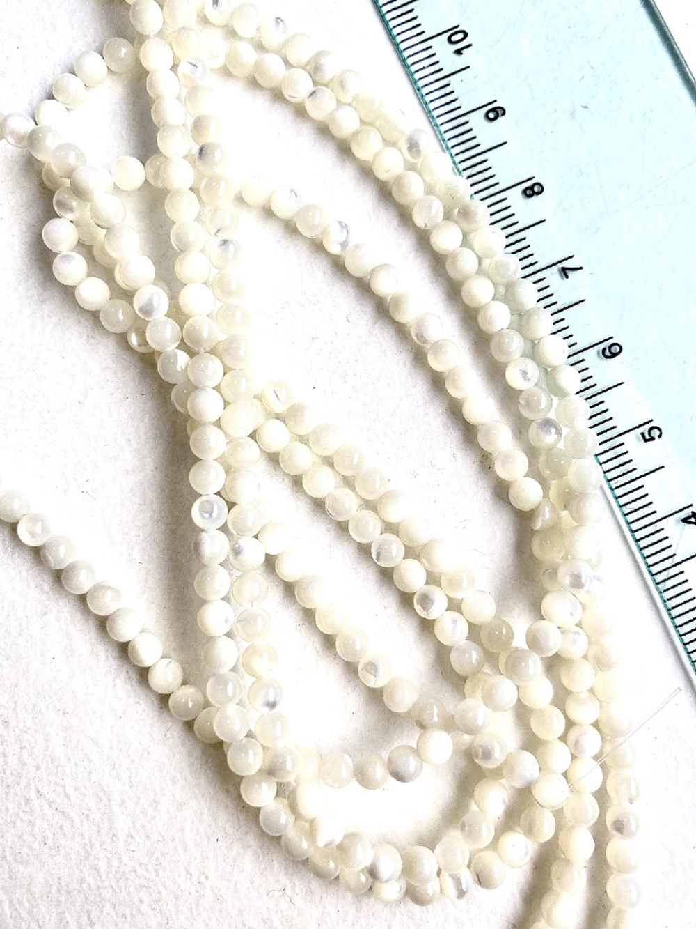 1514 Перламутр молочный, шар 3,2мм, нить 38см