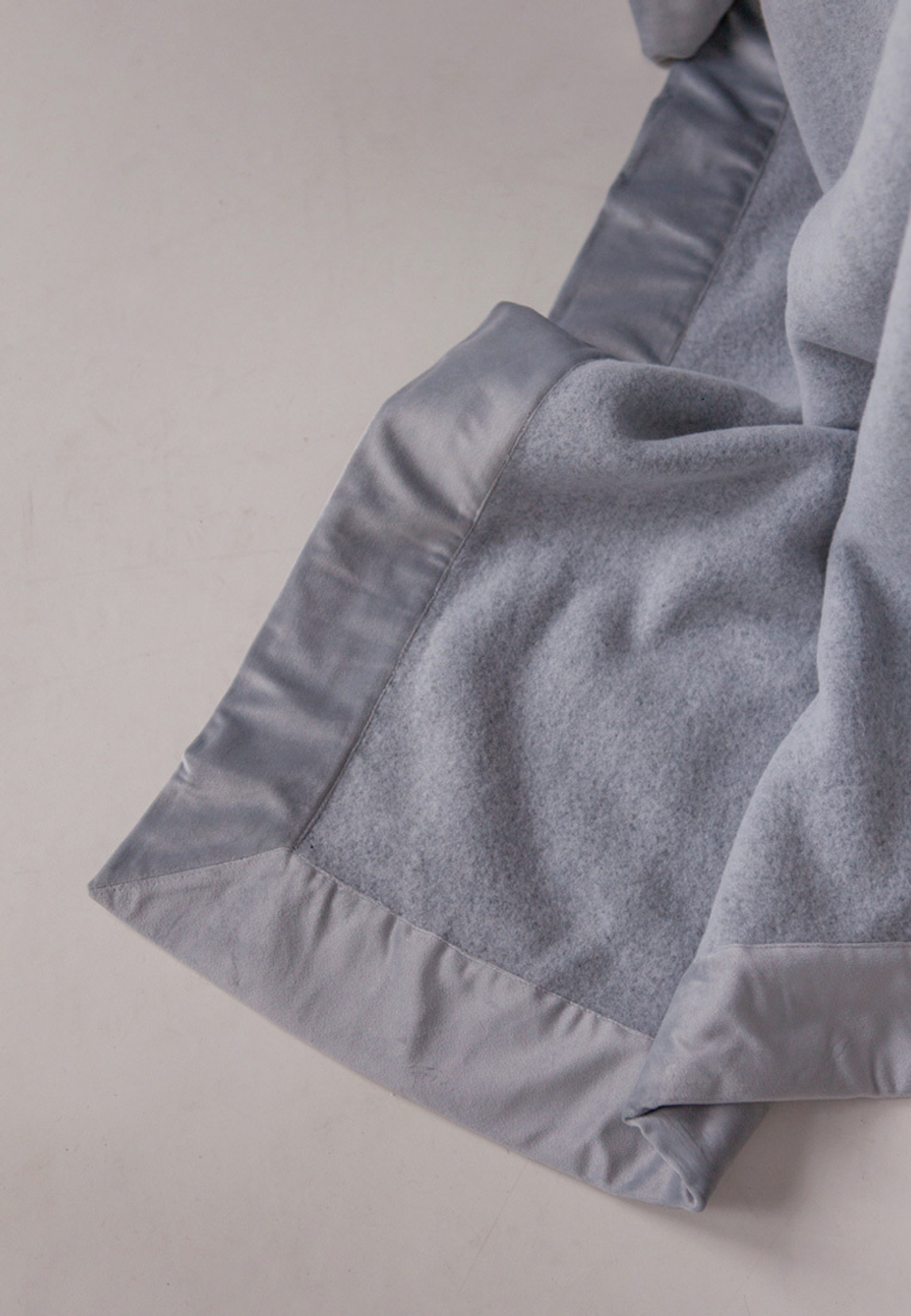 Плед-покрывало 150x200 Luxberry Oscar серый