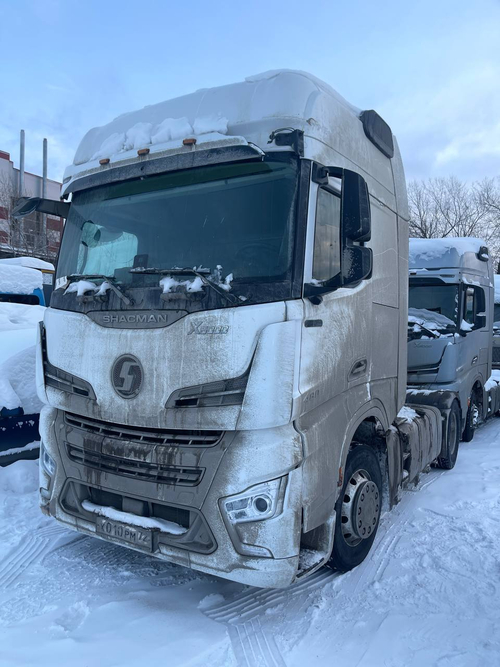 Shacman (Shaanxi) SX* 4x2 Седельный тягач SX4188YY381 (Дизельный, 12,5 л, 480 л.с., АТ)