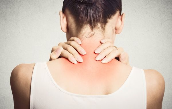 Боль в шейном отделе позвоночника: причины, клинические синдромы и современные методы лечения