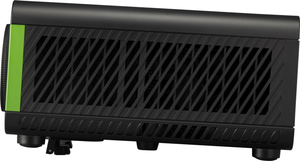 Левый боковой вид 4K проектора – эргономичные линии и эффективное охлаждение.