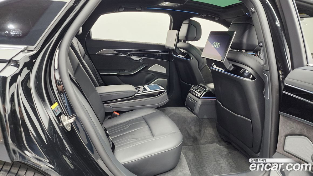 Audi A8 (D5) 55 TFSI Quattro LWB (12.2021)