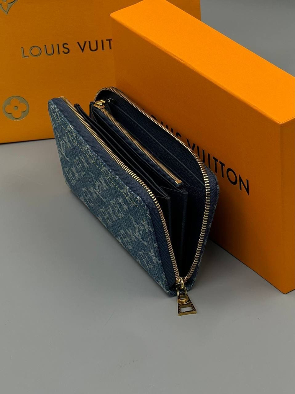 Кошелек Louis Vuitton