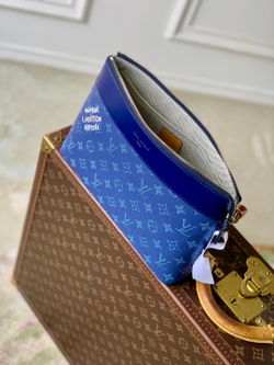Louis Vuitton Pochette Voyage Souple