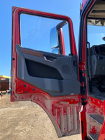 Shacman (Shaanxi) SX* 6x4 Седельный тягач SX42584V324 (Дизельный, 11,6 л, 423 л.с., МТ)