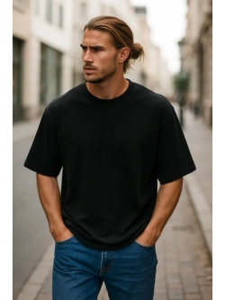 Футболка черная оверсайз с принтом на спине