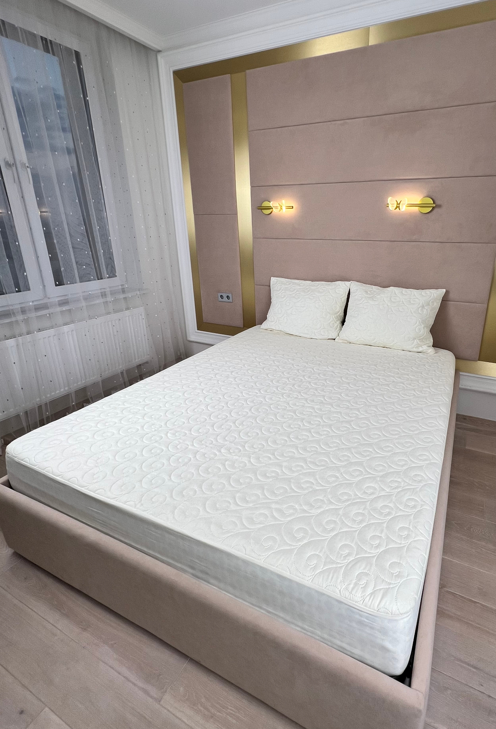 Наматрасник непромокаемый на резинке с бортиком