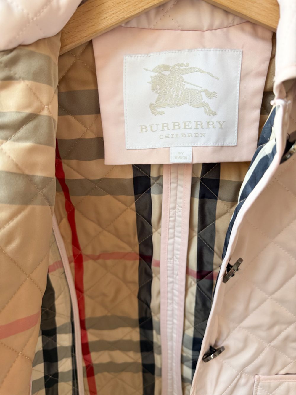 Стёганая куртка Burberry, 104
