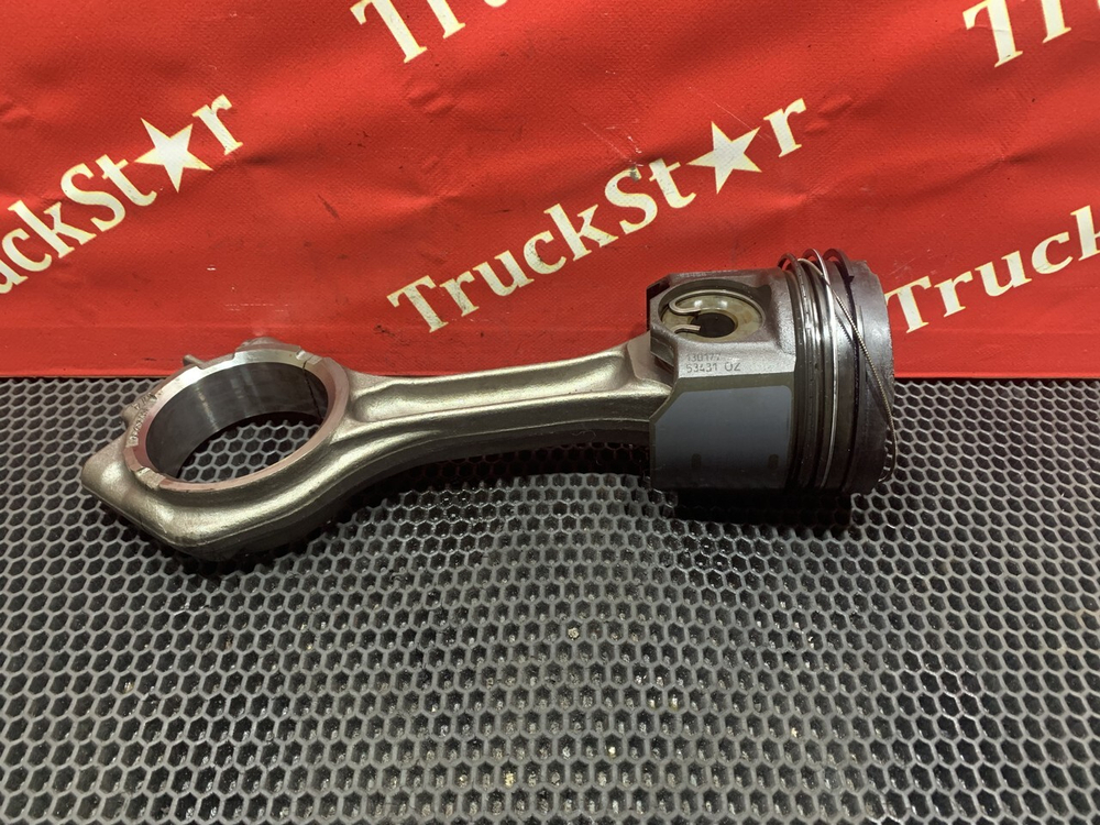 Поршень с шатуном 2021г