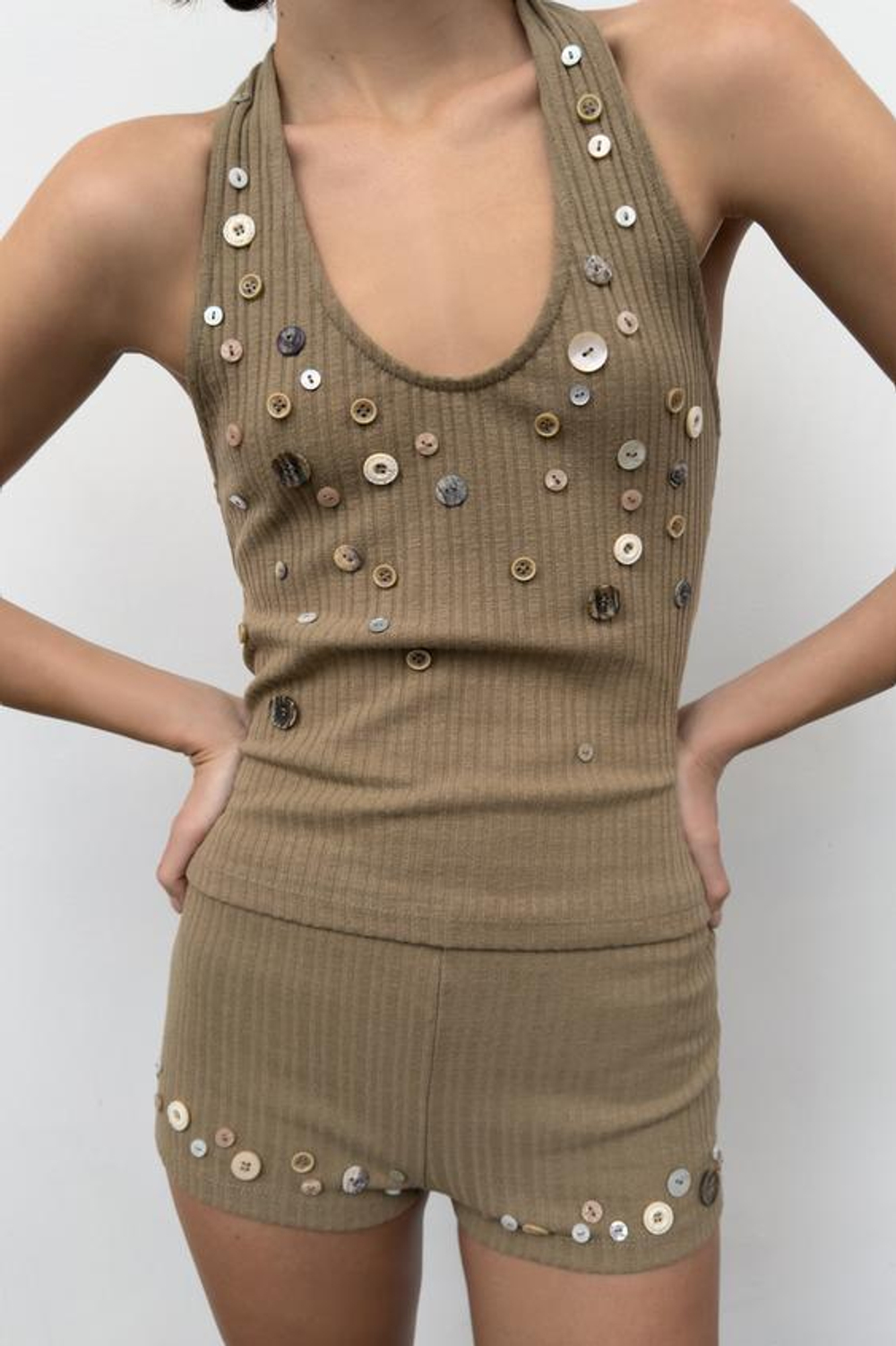 ZARA ШОРТЫ В РУБЧИК С ПУГОВИЦАМИ, ОЛИВКОВЫЙ