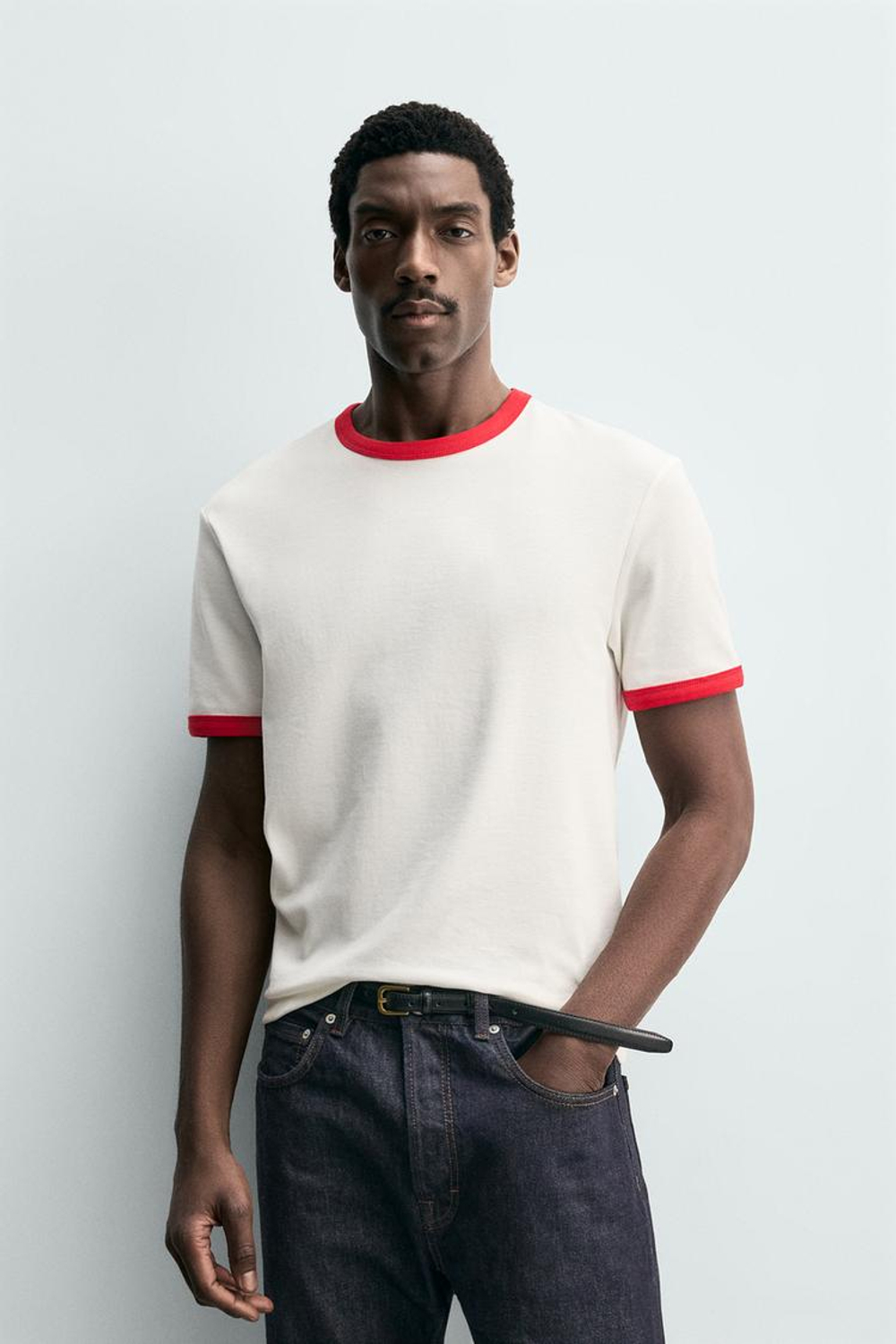 ZARA ФУТБОЛКА В РУБЧИК С КОНТРАСТНОЙ ОТДЕЛКОЙ БАЗОВАЯ, БЕЛЫЙ/КРАСНЫЙ