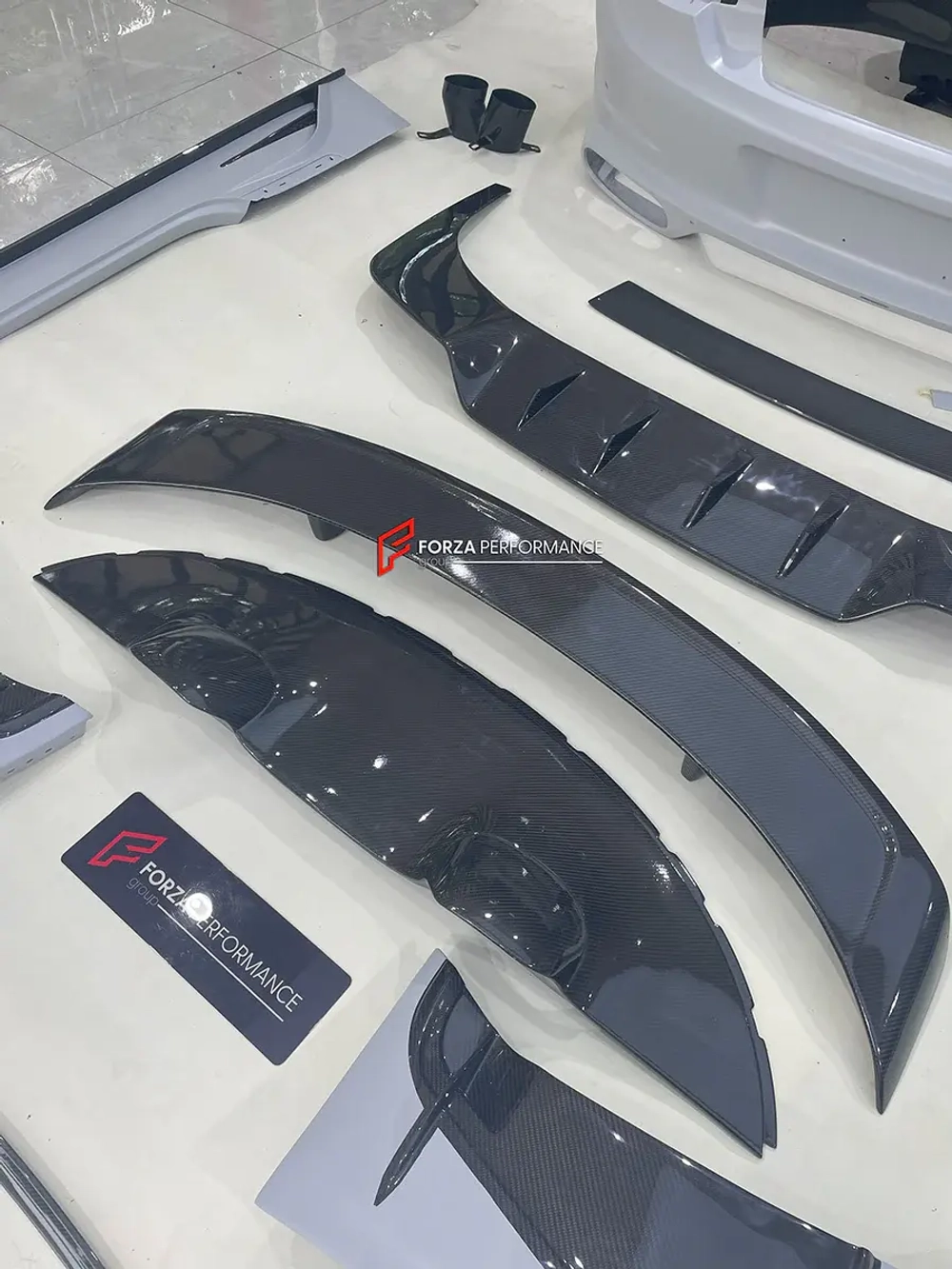 Широкий карбоновый обвес для Bentley Continental GT GTC 2018-2024 Бентли Континенталь