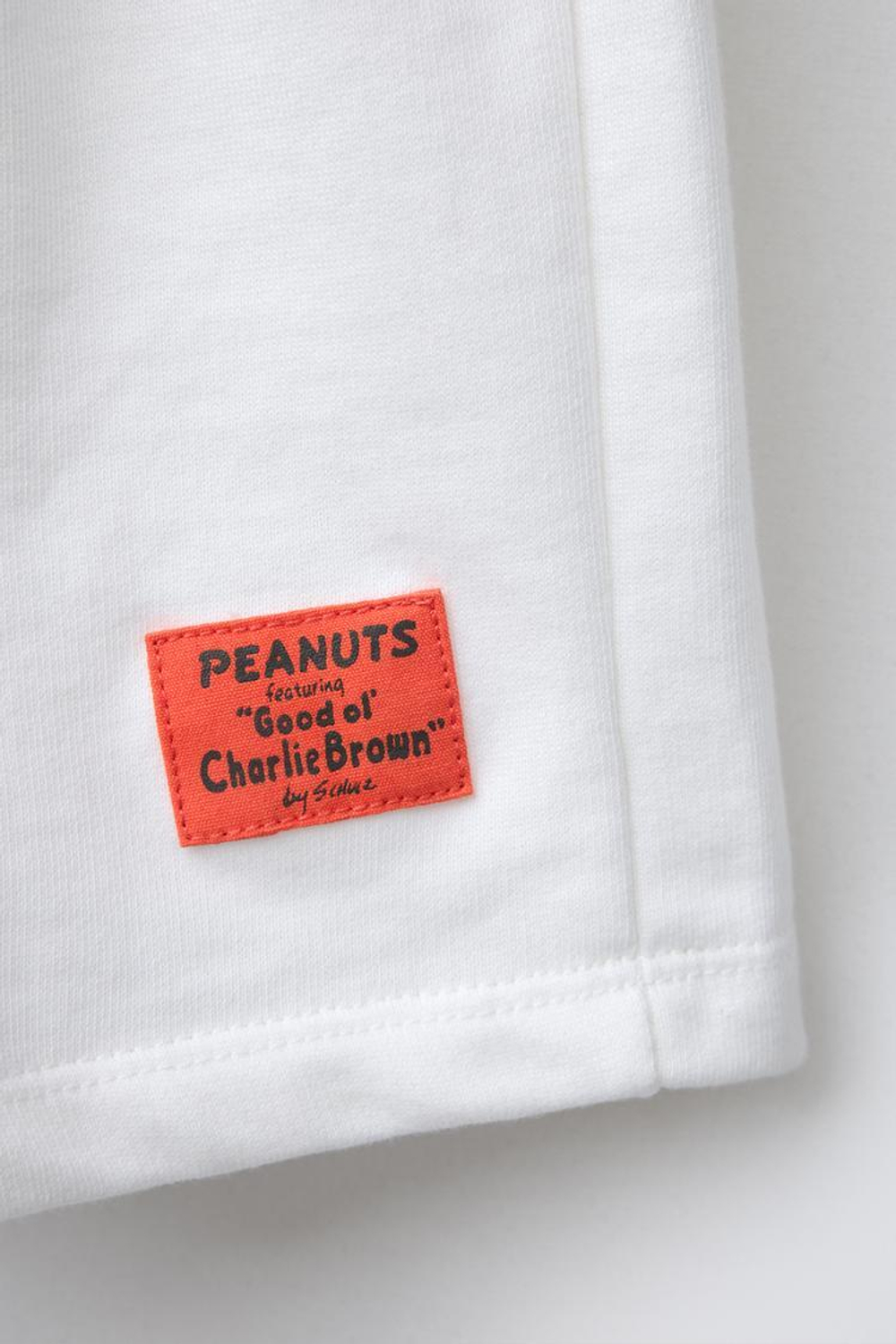 ZARA КОМПЛЕКТ ИЗ ФУТБОЛКИ И ШОРТОВ-БЕРМУДОВ С ПРИНТОМ SNOOPY PEANUTS™, ЗЕЛЕНЫЙ/ЭКРЮ