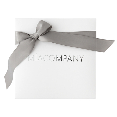 Подарочная коробка, 26х26х6 см