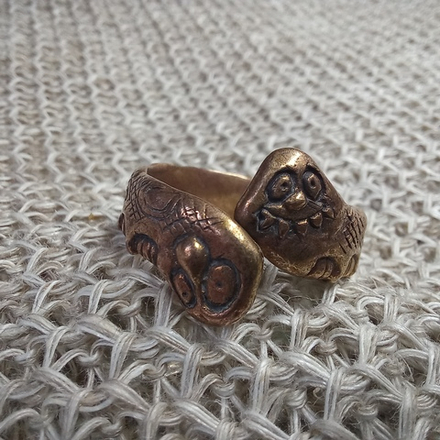 Кольцо. Довольная Гусеница