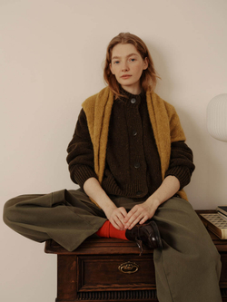 Косынка из альпака горчичного цвета