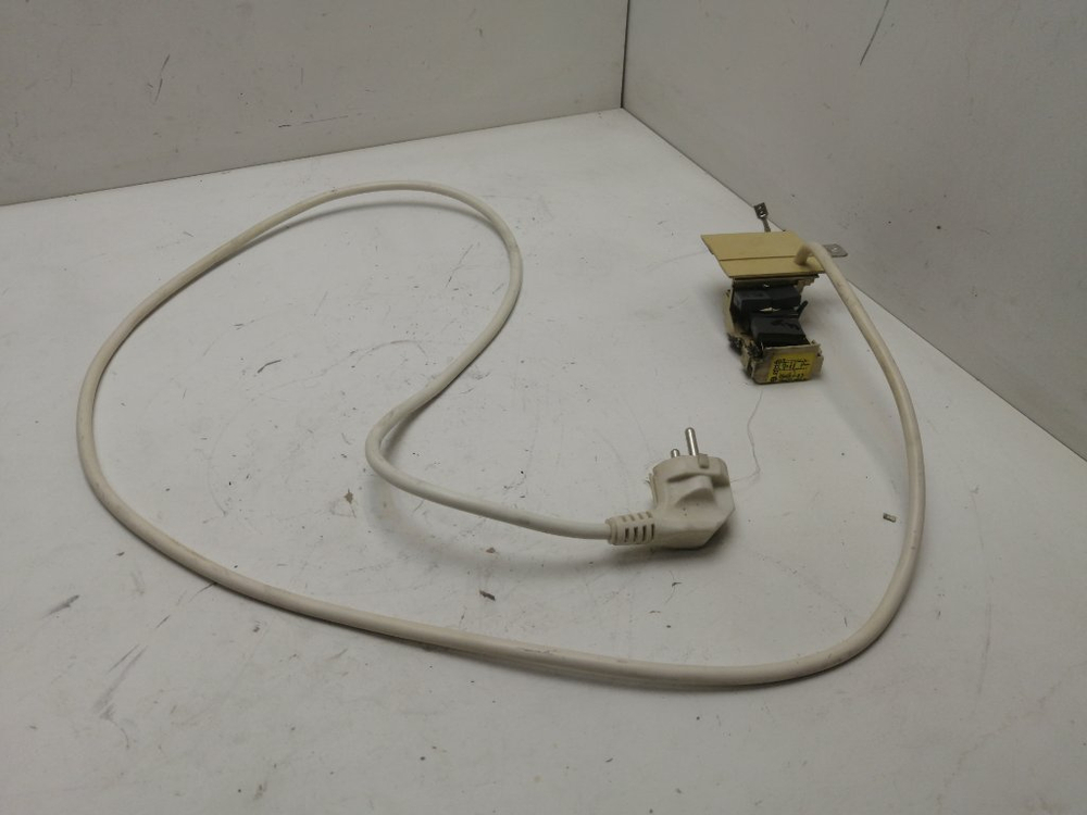 EWS105215A кт95 Сетевой фильтр для стиральной машины Electrolux 508028601 б/у