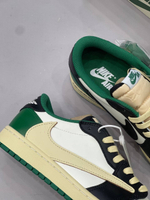 Кроссовки Nike