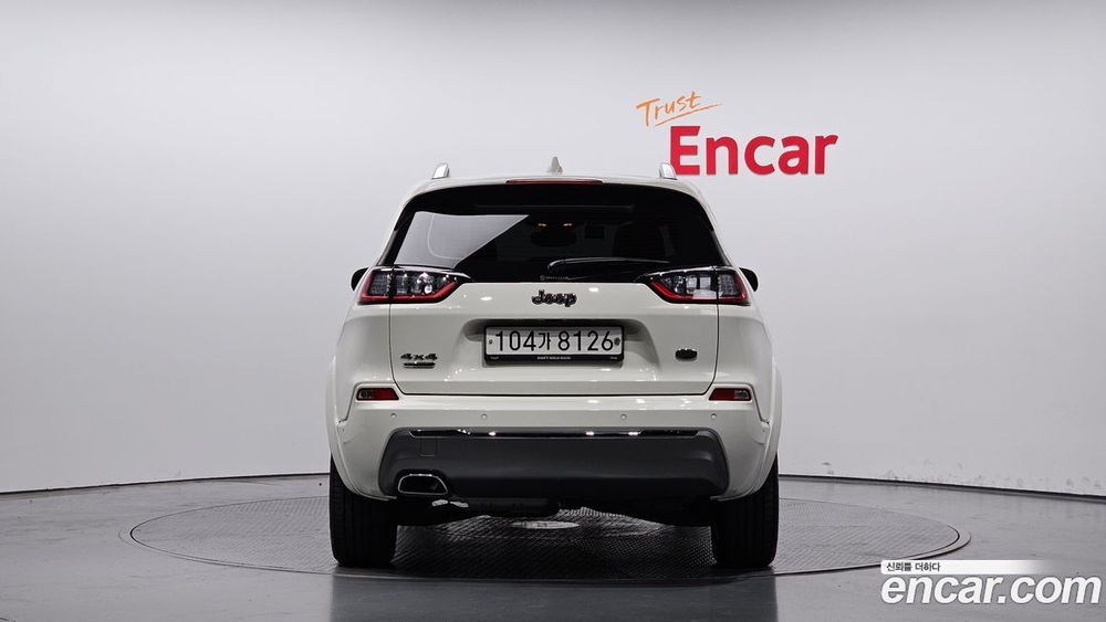 Jeep Cherokee (KL) 2.2 Дизель Overland 4WD (11.2019)