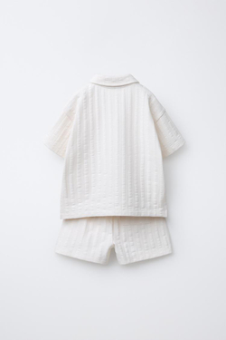 ZARA КОМПЛЕКТ ИЗ ФУТБОЛКИ И ШОРТ, ЭКРЮ