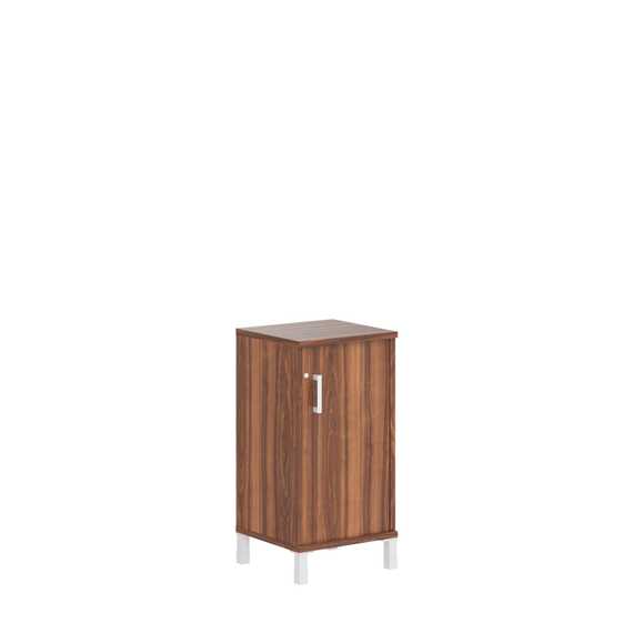Шкаф-колонка низкая с замком в глухой малой двери B 411.3(RZ)  475х450х920 BORN