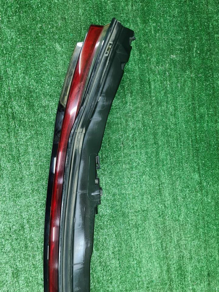 Фонарь крышки багажника Porsche Macan 95b (18-21)