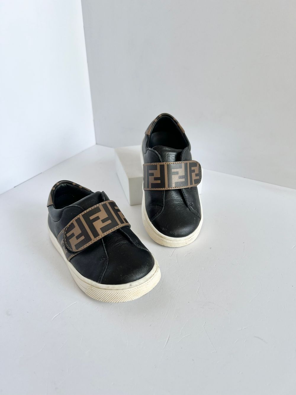 Кеды кожаные Fendi, 22