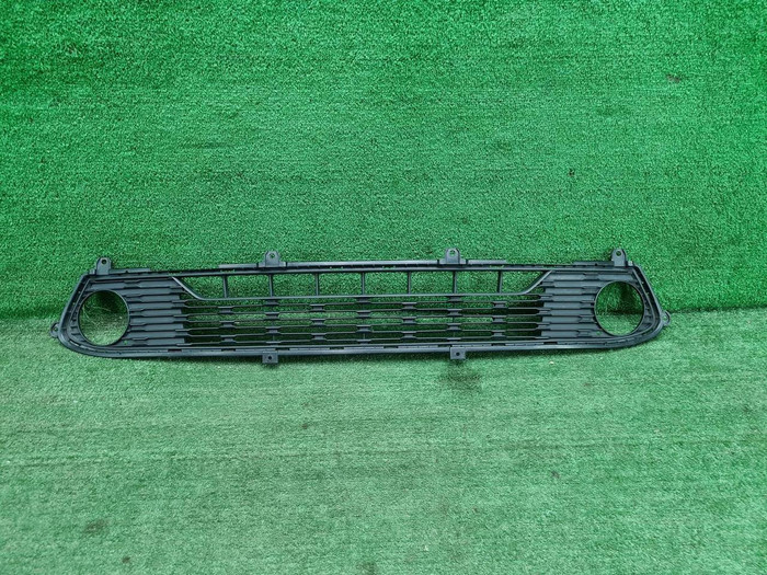 Решетка переднего бампера Kia Cerato 4 (2018-2022)