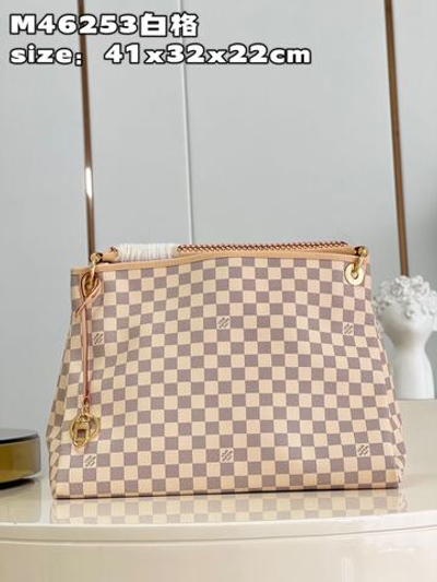 Louis Vuitton Artsy MM