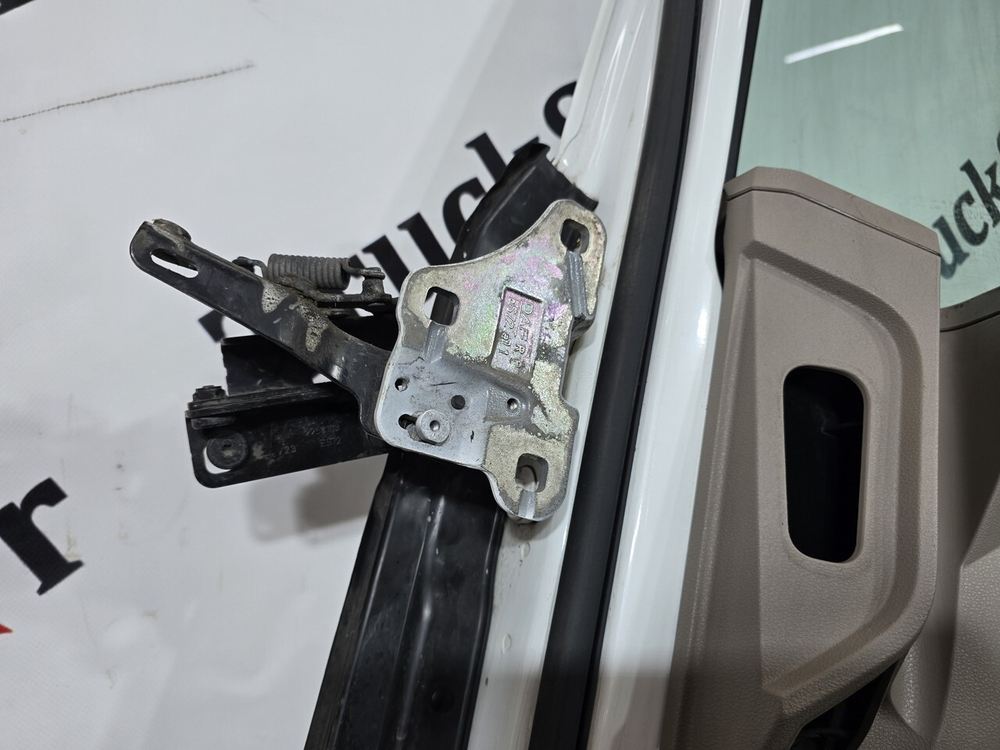 Дверь правая 2023г.