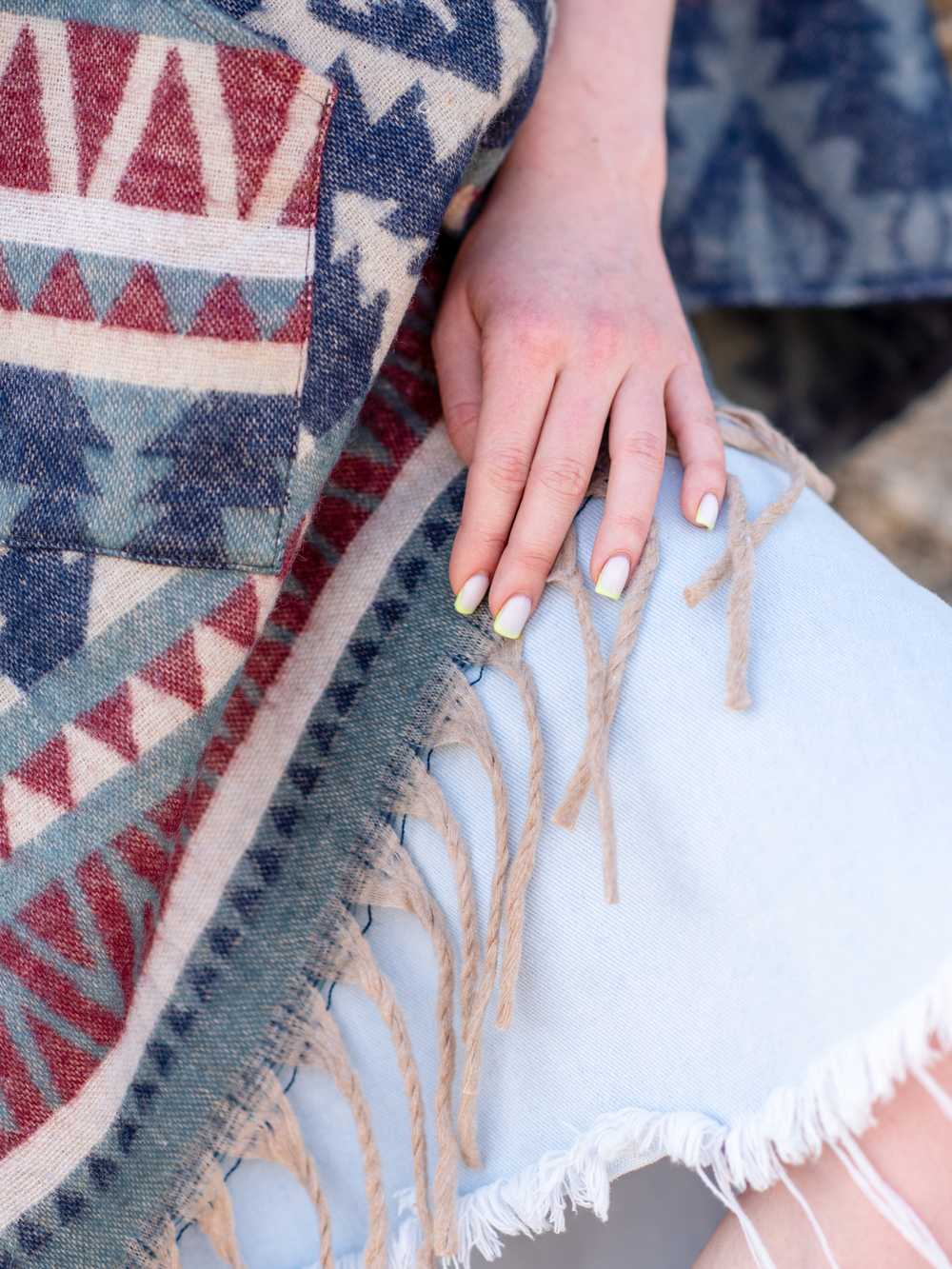 Пончо женское шерстяное с орнаментом