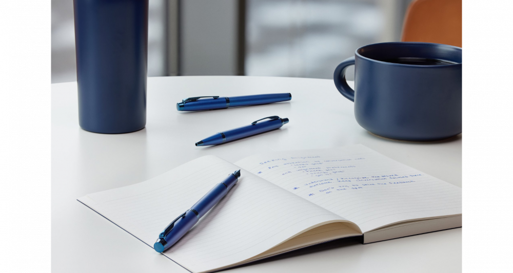 Шариковая ручка Parker IM Monochrome Blue, стержень:M, цвет чернил: blue, в подарочной упаковке.