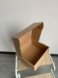 Коробка крафт с откидной крышкой 20х20х9 см