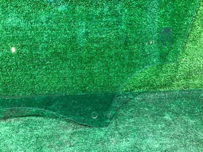 Стекло двери переднее правое Land-Rover Discovery 5 (2016-н.в.)