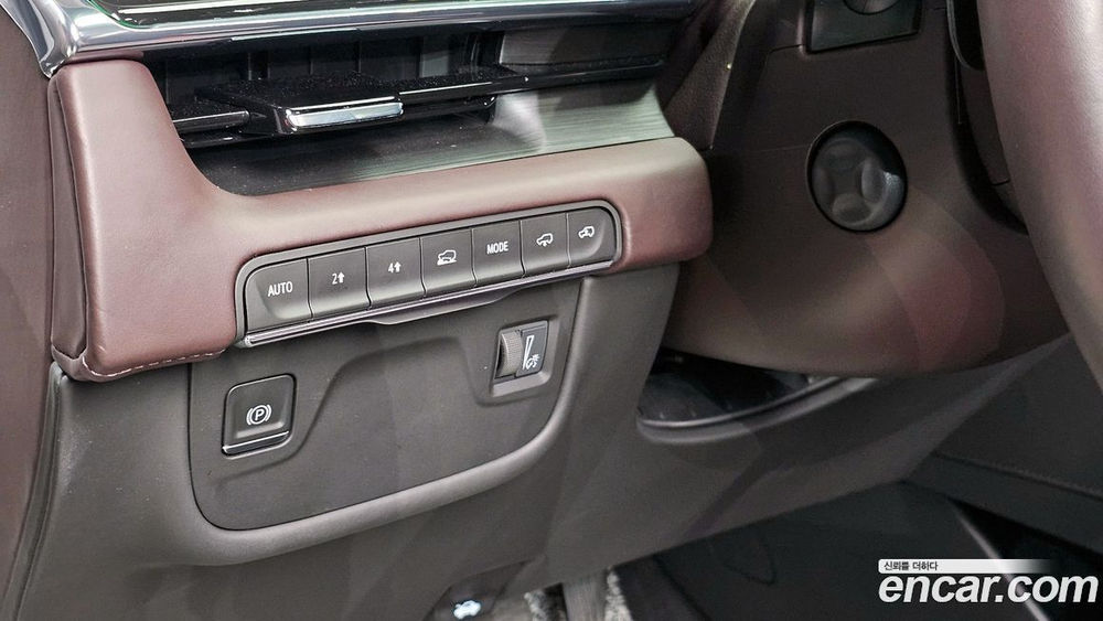 Cadillac Escalade 5 Generation 6.2 (12.2021)
