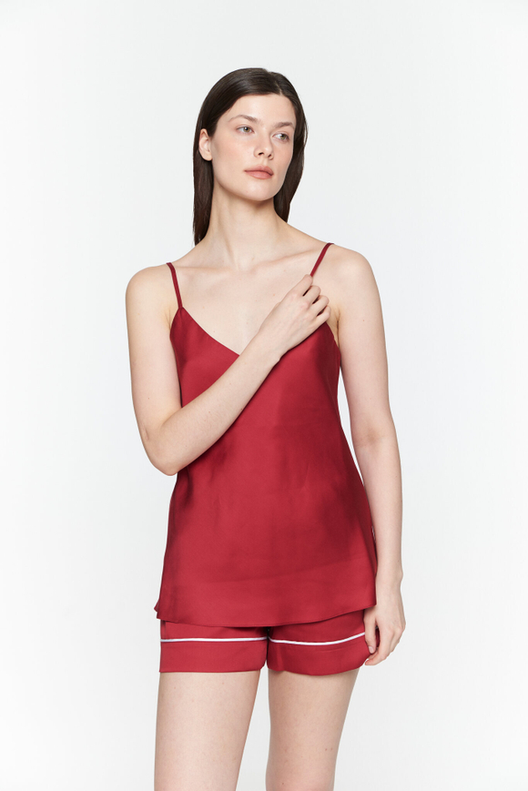 Топ из тенселя алый в 44 размере