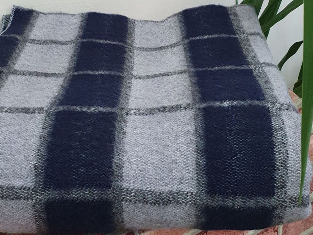Одеяло полушерстяное "ВВ. СЕРО-СИНЯЯ КЛЕТКА-1" ОПШ-1, 50% шерсть, плотность 400 г/м2, Россия.