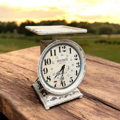 Часы в виде весов белые в винтажном стиле 39 см