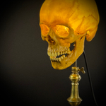 Настольная лампа «Череп человека»