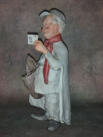 Статуэтка. Фарфор. Почтальон. Capodimonte. Италия