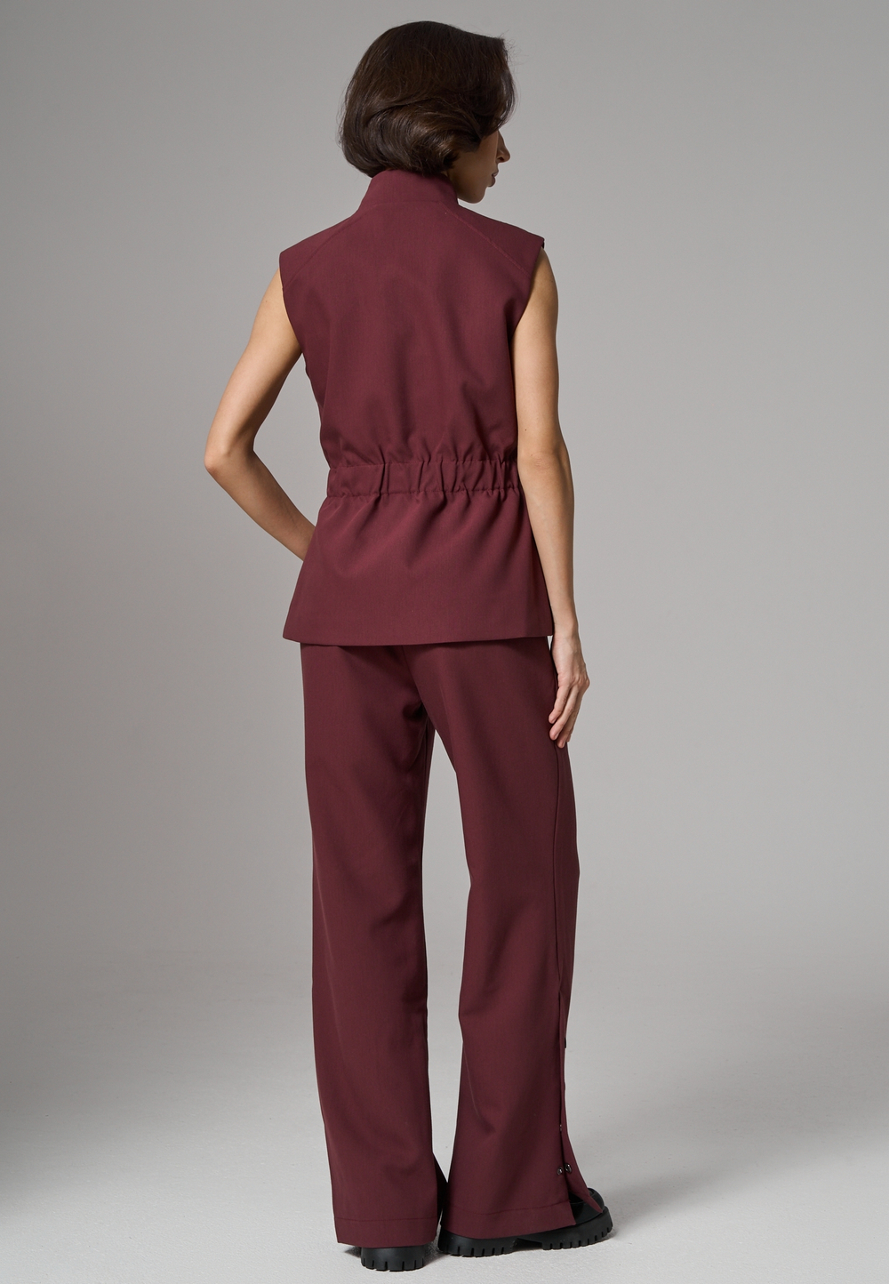 Брюки прямые с кнопками бордовые