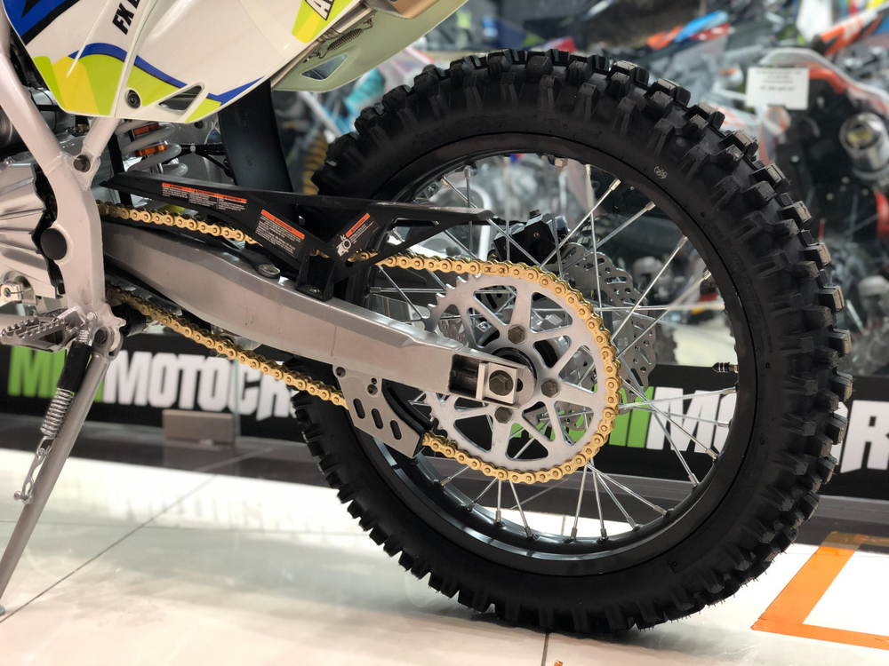 Мотоцикл Avantis FX 250 Basic 21/18 (ZS172FMM, возд.охл.) 2020 (Белый)