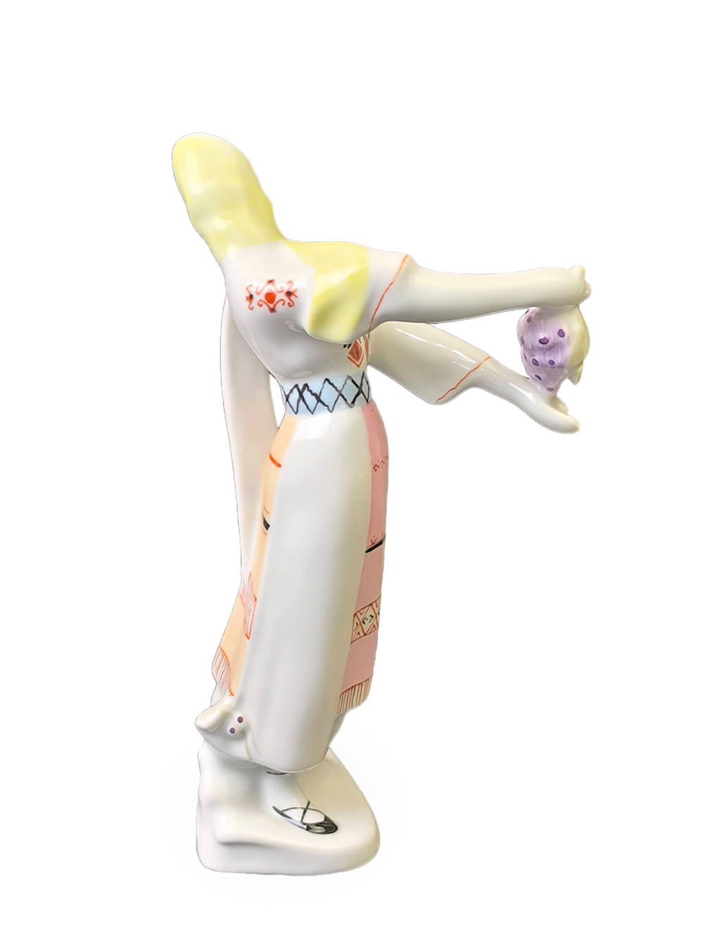 Фарфоровая статуэтка "Девушка с виноградом"