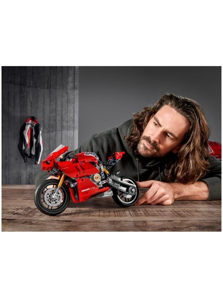 Конструктор LEGO Technic 42107 Ducati Panigale V4 R