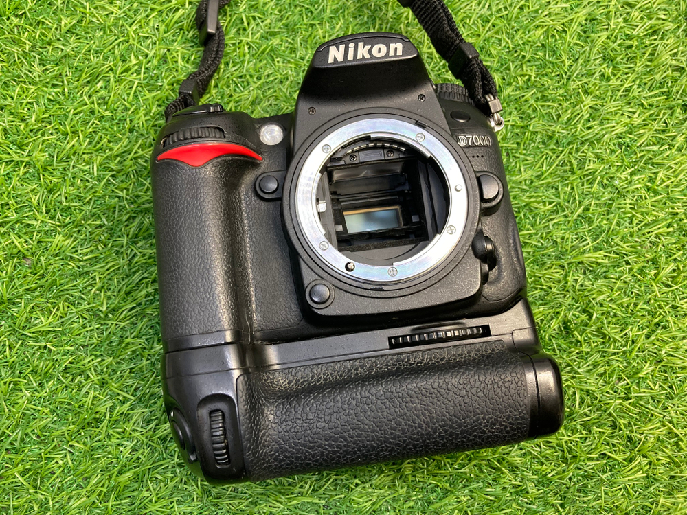 Nikon D7000 + бат. блок Покупка/Продажа